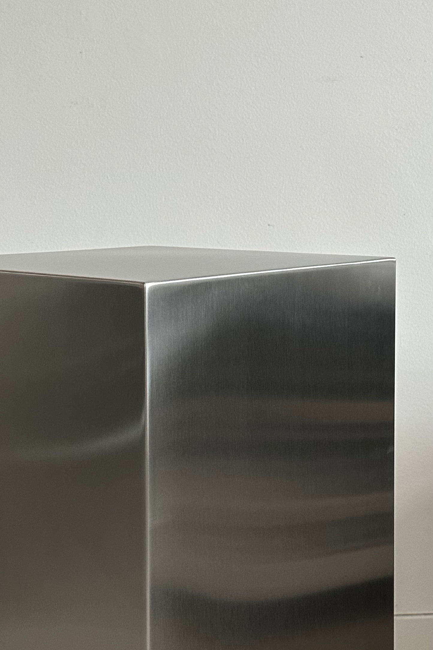 NOSTALGIA stainless steel cube