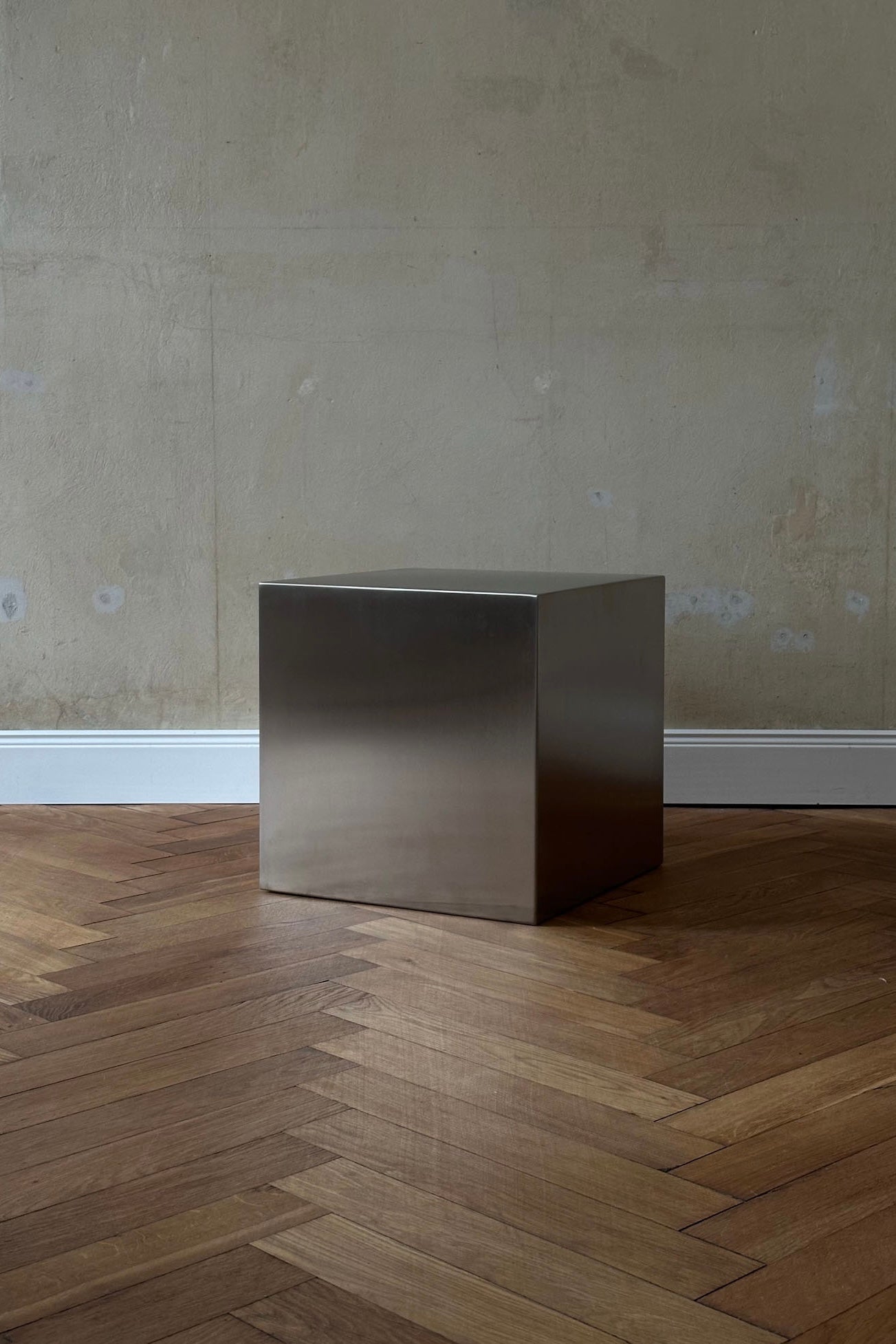 NOSTALGIA stainless steel cube