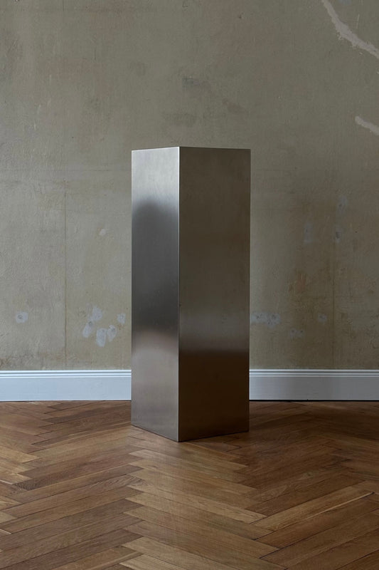 NOSTALGIA stainless steel pedestal
